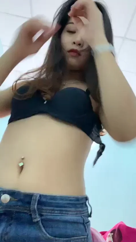 Hotgirl anh biết tội gì không